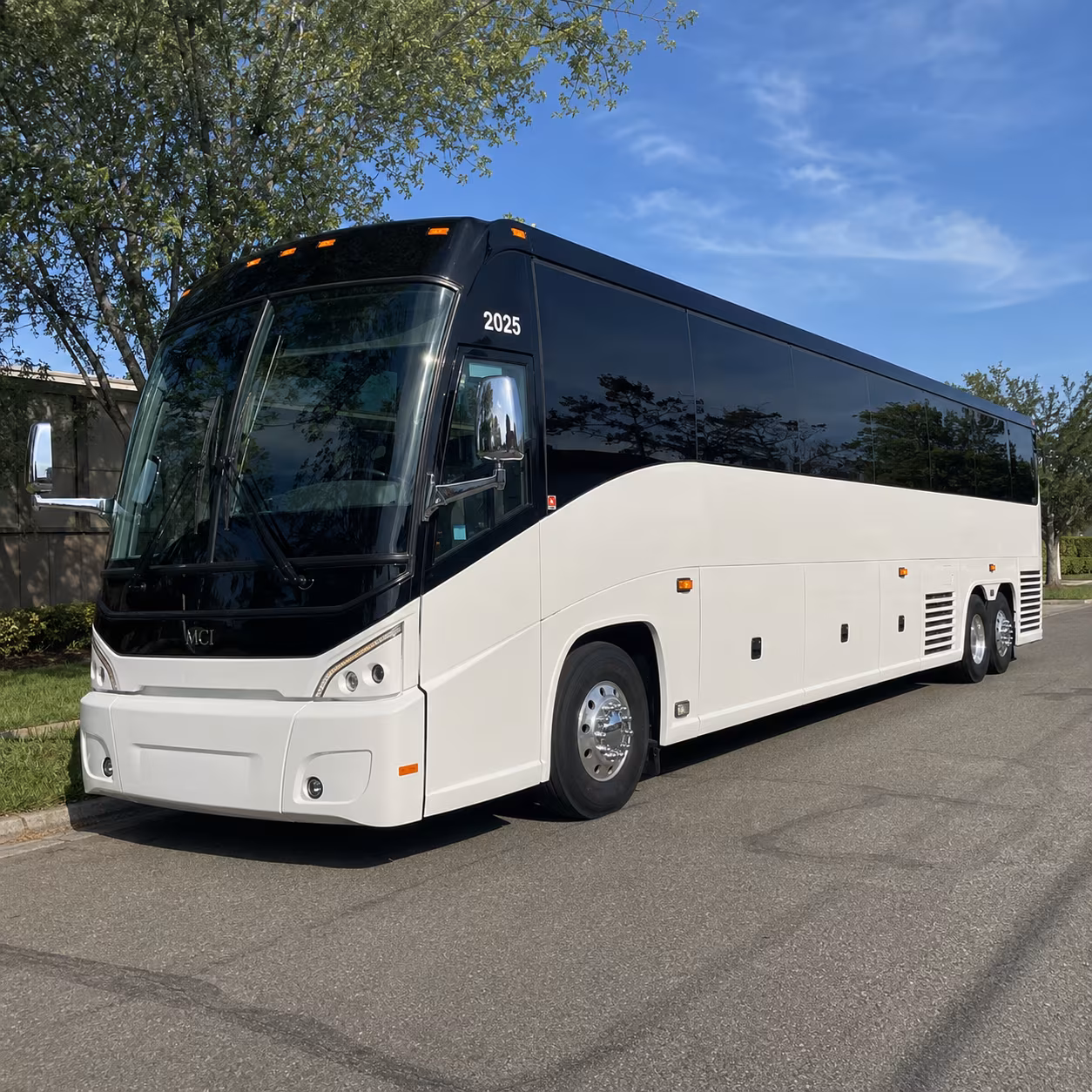hotel shuttle buses between cedar park and austin bergstrom airport
